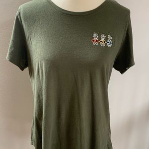 FITTED TEE